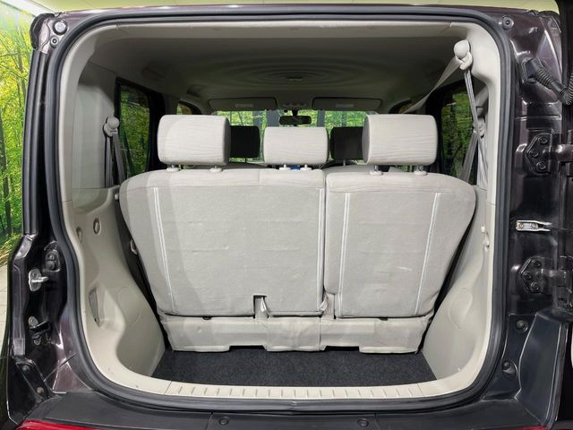 ���i�̂���������ʋ΁A���}���ɏ\���ȉ׎��X�y�[�X���m�ۂ��Ă���܂��B�Z�J���h�V�[�g��|���ƁA�傫�ȉו��̐ύڂ��\�ł���