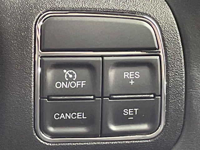 ���I�[�g�N���[�Y�R���g���[��:�������H�⎩���Ԑ�p���H���ɂāA�葬���q���\�ƂȂ�֗��ȋ@�\�ł��B�������ړ��̍ۂł����ɂ����֗��ɂ��g�����������܂���