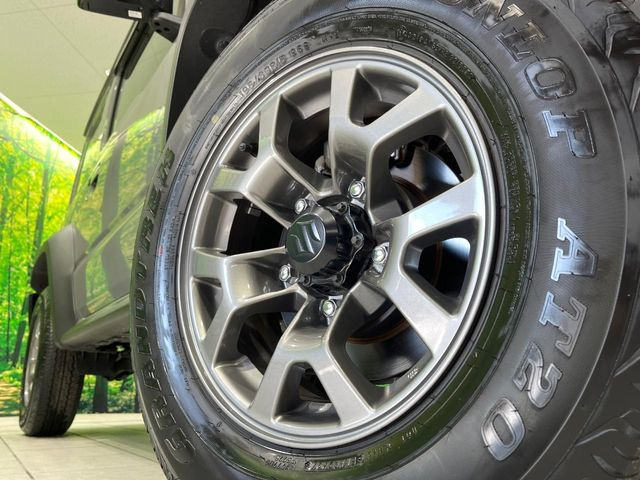 �y����15�C���`�A���~�z�C�[���z�O�ςɃ}�b�`���������A���~�z�C�[���𑕒����Ă���܂��B�e��ЊO�A���~�z�C�[����A�X�^�b�h���X�^�C�����戵�����Ă���܂��B���񂲑��k����������