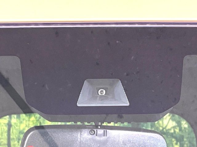 �y�z���_�Z���V���O�z���s���ɑO���̎ԗ�����F�����A�Փ˂������Ȏ��͌x��ƃu���[�L�ŏՓˉ���Ɣ�Q�y�����A�V�X�g�B�����S�Ƀh���C�u�����y���݂��������܂��B