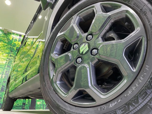 �y����15�C���`�A���~�z�C�[���z�O�ςɃ}�b�`���������A���~�z�C�[���𑕒����Ă���܂��B�e��ЊO�A���~�z�C�[����A�X�^�b�h���X�^�C�����戵�����Ă���܂��B���񂲑��k����������