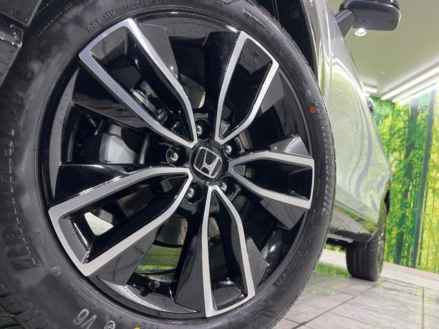 �y����18�C���`�A���~�z�C�[���z�O�ςɃ}�b�`���������A���~�z�C�[���𑕒����Ă���܂��B�e��ЊO�A���~�z�C�[����A�X�^�b�h���X�^�C�����戵�����Ă���܂��B���񂲑��k����������