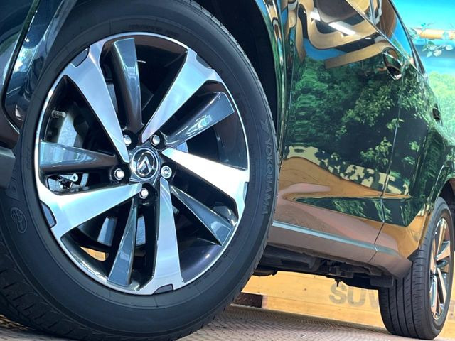 �y����18�C���`�A���~�z�C�[���z�O�ςɃ}�b�`���������A���~�z�C�[���𑕒����Ă���܂��B�e��ЊO�A���~�z�C�[����A�X�^�b�h���X�^�C�����戵�����Ă���܂��B���񂲑��k����������