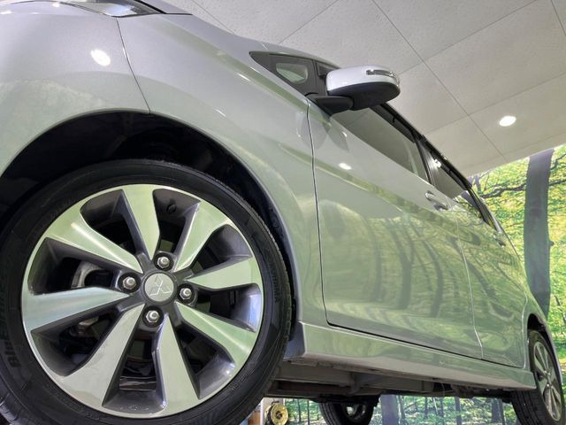 �y�O���[�h��p����15�C���`�A���~�z�C�[���z�f�U�C�����̍��������A���~�z�C�[���𑕒����Ă���܂��B�e��ЊO�A���~�z�C�[����A�X�^�b�h���X�^�C�����戵�����Ă���܂��B���񂲑��k����������