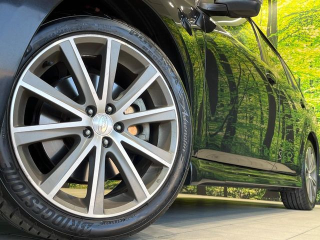 �y����18�C���`�A���~�z�C�[���z�O�ςɃ}�b�`���������A���~�z�C�[���𑕒����Ă���܂��B�e��ЊO�A���~�z�C�[����A�X�^�b�h���X�^�C�����戵�����Ă���܂��B���񂲑��k����������