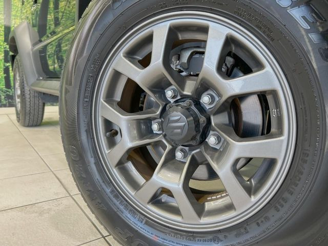 �y����15�C���`�A���~�z�C�[���z�O�ςɃ}�b�`���������A���~�z�C�[���𑕒����Ă���܂��B�e��ЊO�A���~�z�C�[����A�X�^�b�h���X�^�C�����戵�����Ă���܂��B���񂲑��k����������