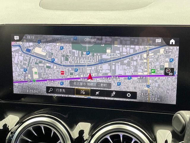 �������i�r:��̊��̂���i�r�́A����������ԓ������o���Ă���܂��BBluetooth�Đ��ȂǃI�[�f�B�I�@�\���[�����Ă���܂��̂ŁA�^�]�����y���߂܂���