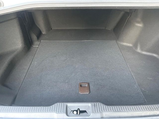 ���i�̂���������ʋ΁A���}���ɏ\���ȉ׎��X�y�[�X���m�ۂ��Ă���܂��B