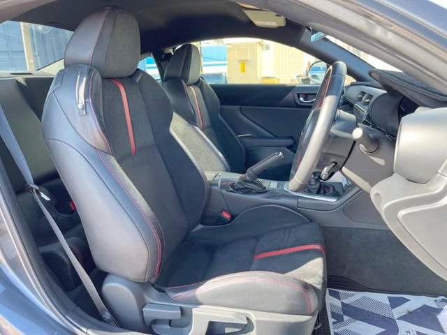 �y�n�[�t���U�[�V�[�g�z�������ƍ���S�n�𗼗������l�C�̃V�[�g���w�ʁE���ʂ̃t�@�u���b�N�f�ނ́A�ʋC���̗ǂ��⊊��ɂ����ɗD��Ă��܂��B�C���╞���ɍ��E���ꂸ���K�ɂ���肢�������܂��B