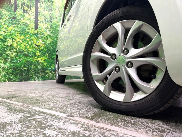 �y����15�C���`�A���~�z�C�[���z�O�ςɃ}�b�`���������A���~�z�C�[���𑕒����Ă���܂��B�e��ЊO�A���~�z�C�[����A�X�^�b�h���X�^�C�����戵�����Ă���܂��B���񂲑��k����������