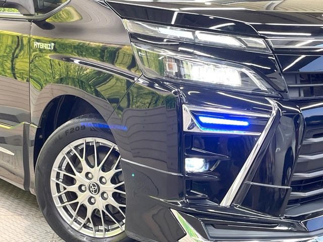 トヨタ ヴォクシー 1.8 ハイブリッド ZS 281.3万円 平成29年(2017年