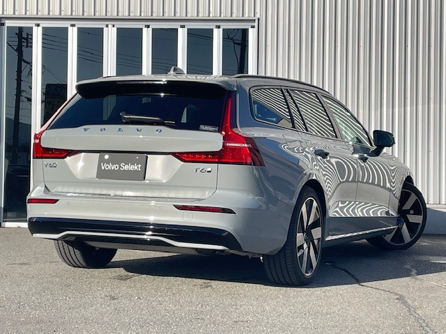 V60ウルトラ T6  AWD プラグインハイブリッド 4WD