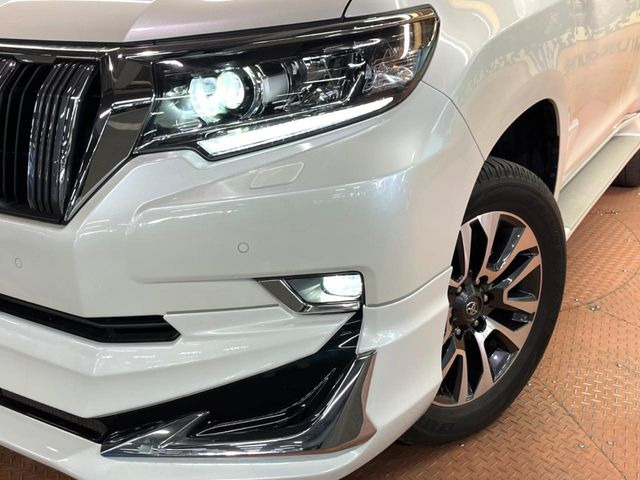 �yLED�w�b�h���C�g�z���V����ԑ��s�����ǍD�Ȏ��E���m�ۂ����S���ĉ^�]�ł��鍂�P�xLED�w�b�h���C�g�𑕔�!�_�����x�������A����d�͂��}�����Ă��܂��B