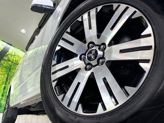 �y����18�C���`�A���~�z�C�[���z�O�ςɃ}�b�`���������A���~�z�C�[���𑕒����Ă���܂��B�e��ЊO�A���~�z�C�[����A�X�^�b�h���X�^�C�����戵�����Ă���܂��B���񂲑��k����������