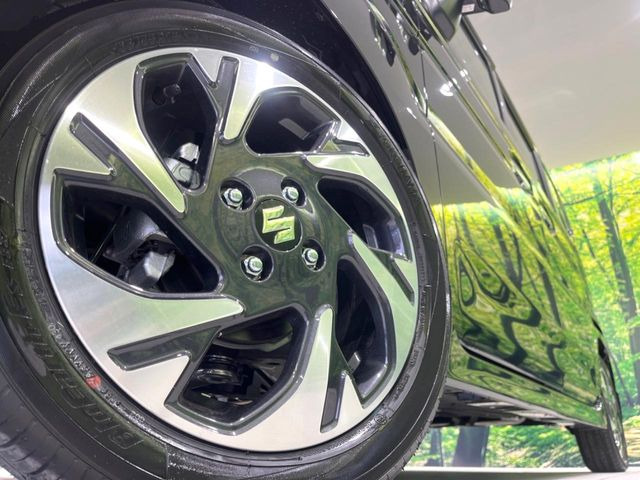 �y����15�C���`�A���~�z�C�[���z�O�ςɃ}�b�`���������A���~�z�C�[���𑕒����Ă���܂��B�e��ЊO�A���~�z�C�[����A�X�^�b�h���X�^�C�����戵�����Ă���܂��B���񂲑��k����������