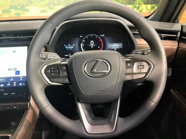 �y�����v�����X�e�A�����O�z�㎿�Ȋv���g�p���邱�ƂŁA��ɂ����������݂ƂĂ��^�]���₷���n���h���ł���