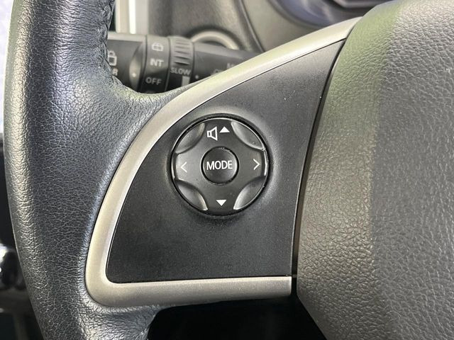 �y�X�e�A�����O�X�C�b�`�z�^�]���A�O������ڐ������炷���ƂȂ��A�I�[�f�B�I���̑��삪�\�ȕ֗��@�\!���S&���K�ȃh���C�u�����o���Ă���܂���