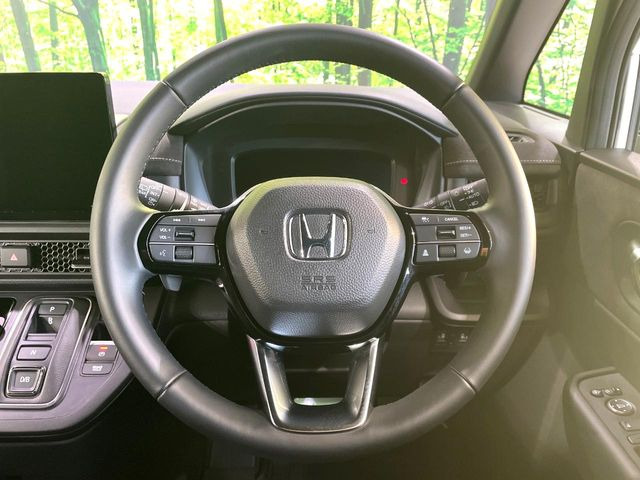 �y�����v�����X�e�A�����O�z�㎿�Ȋv���g�p���邱�ƂŁA��ɂ����������݂ƂĂ��^�]���₷���n���h���ł���