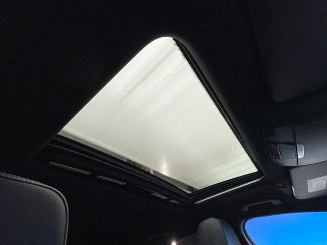 ���p�m���~�b�N�X���C�f�B���O���[�t::�唗�͂̃p�m���}���[�t�́A�㕔���Ȃɂ܂ő����Ă���A�J���I�ȋ�Ԃ����y���݂��������܂��B