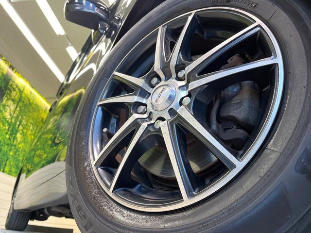 �y15�C���`�A���~�z�C�[���z�O�ςɃ}�b�`�����A���~�z�C�[���𑕒����Ă���܂��B�e��A���~�z�C�[����A�X�^�b�h���X�^�C�����戵�����Ă���܂��B���񂲑��k����������