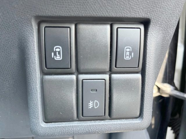 �y�����p���[�X���C�h�h�A�z�X�}�[�g�L�[��^�]�Ȃ̃X�C�b�`�Ō�ȗ����X���C�h�h�A�̊J���\���d��������͂����ăh�A���J����K�v�������A�����Ȃ��q�l�ł��ȒP�ɊJ���߂ł����K�ł���