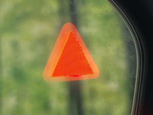 �y������p���m�z���s���A�h�A�~���[�̎��p�ɂȂ�₷���ӏ��Ɍ㑱�Ԃ��ڋ߂���ƃT�C�h�~���[�t�߂Ɍx����\���A�h���C�o�[�ɒ��ӊ��N�����Ă���܂��B