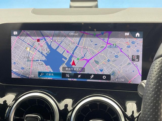 �������i�r:��̊��̂���i�r�́A����������ԓ������o���Ă���܂��BBluetooth�Đ��ȂǃI�[�f�B�I�@�\���[�����Ă���܂��̂ŁA�^�]�����y���߂܂���