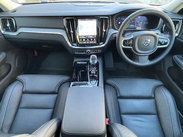 V60ウルトラ T6  AWD プラグインハイブリッド 4WD