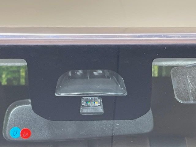 �y�z���_�Z���V���O�z���s���ɑO���̎ԗ�����F�����A�Փ˂������Ȏ��͌x��ƃu���[�L�ŏՓˉ���Ɣ�Q�y�����A�V�X�g�B�����S�Ƀh���C�u�����y���݂��������܂��B