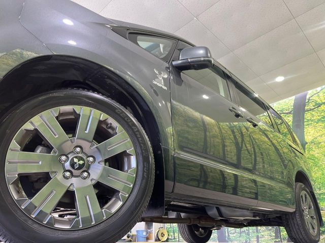 �y�O���[�h��p����18�C���`�A���~�z�C�[���z�f�U�C�����̍��������A���~�z�C�[���𑕒����Ă���܂��B�e��ЊO�A���~�z�C�[����A�X�^�b�h���X�^�C�����戵�����Ă���܂��B���񂲑��k����������