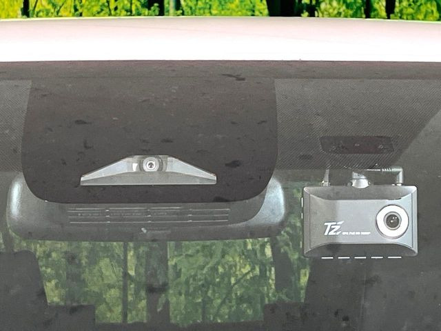 ヴォクシー1.8 ハイブリッド S-Z