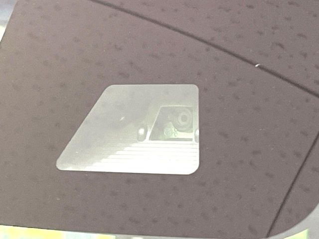 �y�X�}�[�g�A�V�X�g�z���s���ɑO���̎ԗ�����F�����A�Փ˂������Ȏ��͌x��ƃu���[�L�ŏՓˉ���Ɣ�Q�y�����A�V�X�g�B�����S�Ƀh���C�u�����y���݂��������܂��B