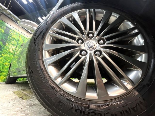 �y����17�C���`�A���~�z�C�[���z�O�ςɃ}�b�`���������A���~�z�C�[���𑕒����Ă���܂��B�e��ЊO�A���~�z�C�[����A�X�^�b�h���X�^�C�����戵�����Ă���܂��B���񂲑��k����������