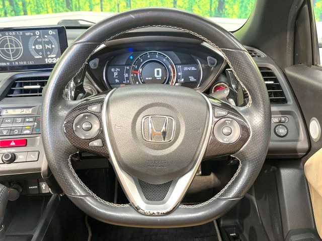 �y�����v�����X�e�A�����O�z�㎿�Ȋv���g�p���邱�ƂŁA��ɂ����������݂ƂĂ��^�]���₷���n���h���ł���