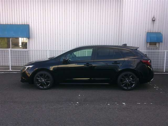 カローラツーリング1.8 ハイブリッド W×B