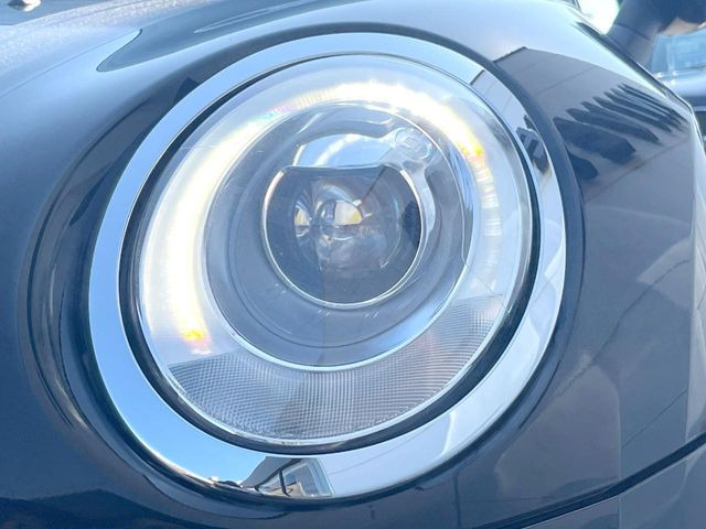 ��LED�w�b�h���C�g:��ԑ��s�����ǍD�Ȏ��E���m�ۂ����S���ĉ^�]�ł��鍂�P�xLED�w�b�h���C�g�𑕔�!�_�����x�������A����d�͂��}�����Ă��܂��B