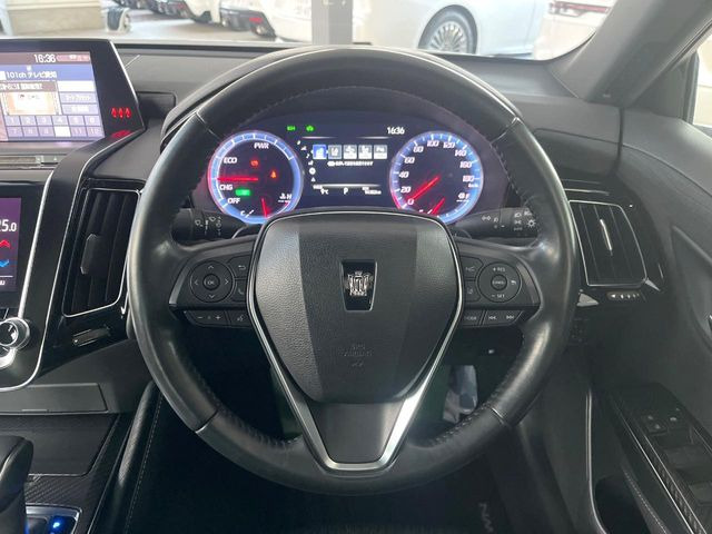 �y�����v�����X�e�A�����O�z�㎿�Ȋv���g�p���邱�ƂŁA��ɂ����������݂ƂĂ��^�]���₷���n���h���ł���