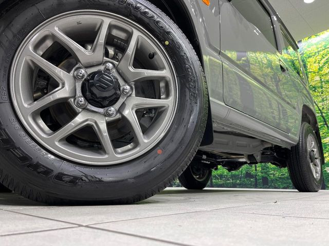 �y����16�C���`�A���~�z�C�[���z�O�ςɃ}�b�`���������A���~�z�C�[���𑕒����Ă���܂��B�e��ЊO�A���~�z�C�[����A�X�^�b�h���X�^�C�����戵�����Ă���܂��B���񂲑��k����������