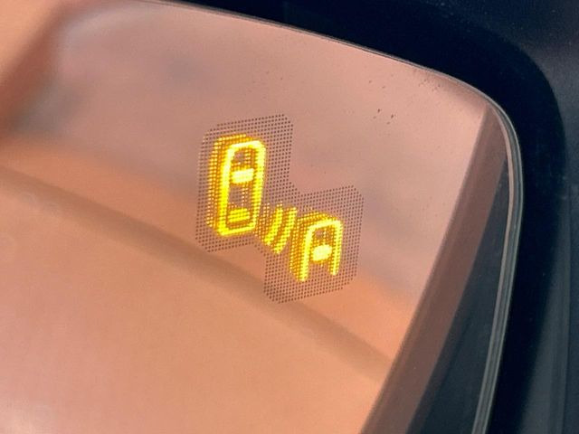 �y�u���C���h�X�|�b�g���j�^�����O�z���s���A�h�A�~���[�̎��p�ɂȂ�₷���ӏ��Ɍ㑱�Ԃ��ڋ߂���ƃT�C�h�~���[�t�߂Ɍx����\���A�h���C�o�[�ɒ��ӊ��N�����Ă���܂��B