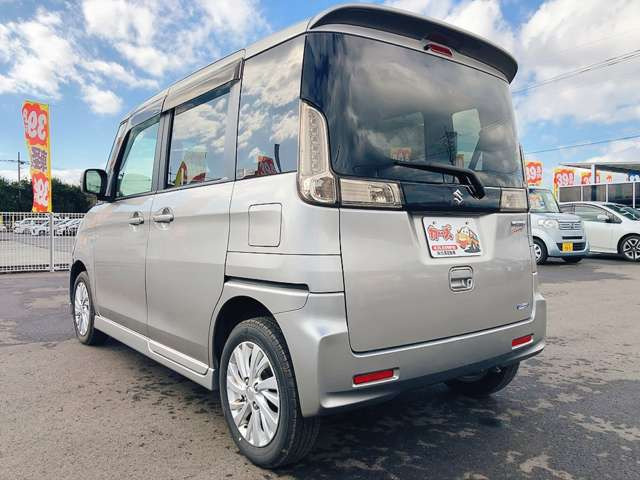 ���X�ł͌y�����Ԃ��畁�ʎԂ܂ŕ��L���I�[�����[�J�[�̎Ԏ�E�F�E�O���[�h��L�x�ɑ����Ă���܂��B