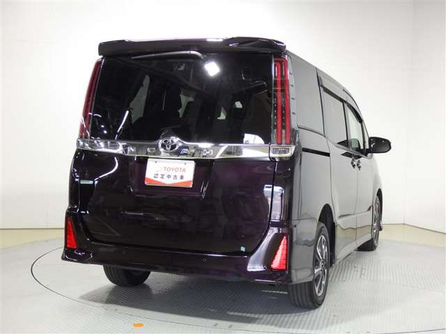 ノア2.0 Si ウェルキャブ 助手席リフトアップシート 4WD