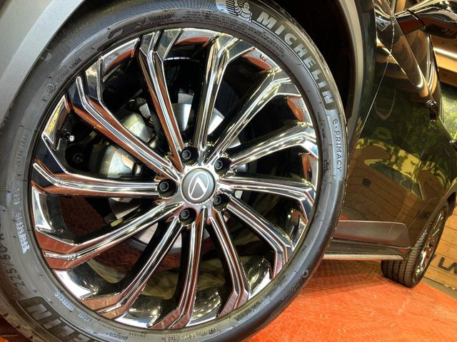 �y����19�C���`�A���~�z�C�[���z�O�ςɃ}�b�`���������A���~�z�C�[���𑕒����Ă���܂��B�e��ЊO�A���~�z�C�[����A�X�^�b�h���X�^�C�����戵�����Ă���܂��B���񂲑��k����������