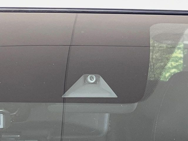 �y�C���e���W�F���g�G�}�[�W�F���V�[�u���[�L�z�t�����g�J�����őO���̎ԗ�����s�҂����m�B�Փ˂������Ȏ��͏Փ˔�Q�y���u���[�L���쓮�A�Փˉ�����T�|�[�g�B�����S�Ƀh���C�u�����y���݂��������܂��B