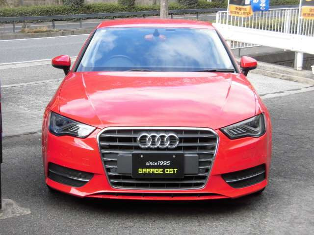 �l�C��A3�X�|�[�c�o�b�N���A�����I�[�i�[�ŁA�����i�r�ŁA�o�b�N�J�����ŁA�t���Z�OTV�ŁABluetooth�ŁA�X�}�[�g�L�[�ŁA�R�[�i�[�Z���T�[�ŁA�։��ԂŁA�Ԍ�2�N�����t���ŋ����̉��i^^