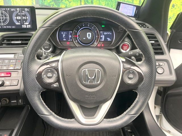 �y�X�e�A�����O�X�C�b�`�z�^�]���A�O������ڐ������炷���ƂȂ��A�I�[�f�B�I���̑��삪�\�ȕ֗��@�\!���S&���K�ȃh���C�u�����o���Ă���܂���