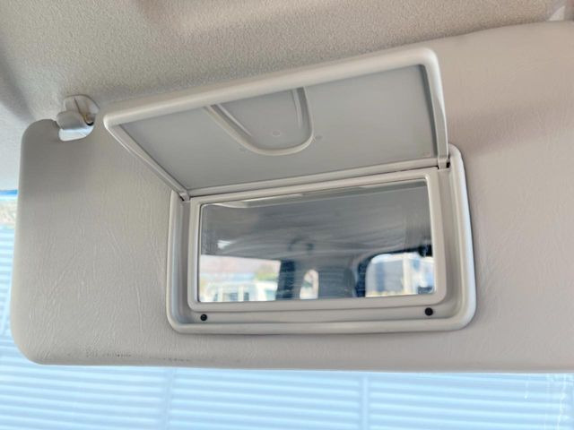 �y�o�j�e�B�~���[�z�T���o�C�U�[���ɐݒu���ꂽ�~���[�Őg�����Ȃ݃`�F�b�N!������Ƃ������C�N�����ɂ����􂵂܂���