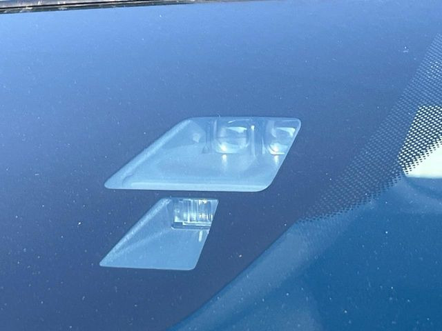 �y�X�}�[�g�V�e�B�u���[�L�T�|�[�g�z�ᑬ���s���ɑO���̎ԗ�����F�����A�Փ˂������Ȏ��͌x��ƃu���[�L�ŏՓˉ���Ɣ�Q�y�����A�V�X�g�B�����S�Ƀh���C�u�����y���݂��������܂��B