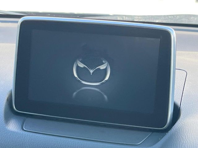 �y�}�c�_�R�l�N�g�i�r�z�ԓ��̕��͋C�Ƀ}�b�`������̌^�^�C�v�̃i�r�B�e����q�ݒ��Bluetooth�Đ����A�l�X�ȋ@�\���y���߂܂��B�����I�ȃ_�C�������삪�\�ŁA�g��������ǍD�ł��B