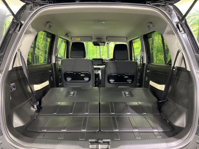 ���i�̂���������ʋ΁A���}���ɏ\���ȉ׎��X�y�[�X���m�ۂ��Ă���܂��B�Z�J���h�V�[�g��|���ƁA�傫�ȉו��̐ύڂ��\�ł���