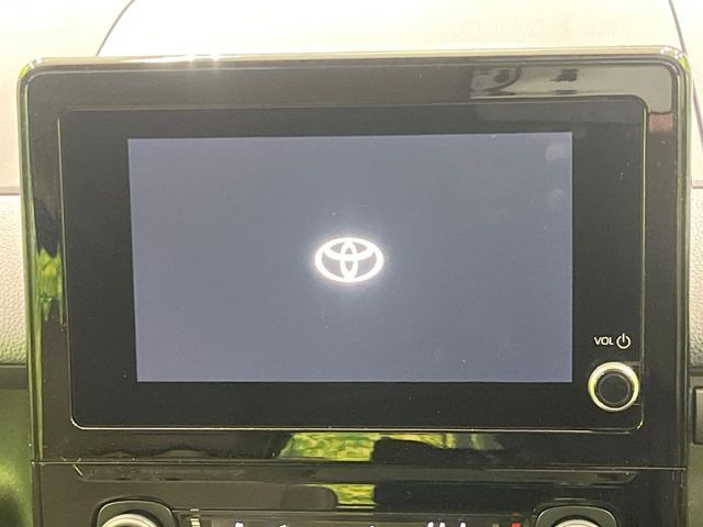 �y8�C���` �f�B�X�v���C�I�[�f�B�I�z���ʂ̃f�B�X�v���C��AppleCarPlay��AndroidAuto�����p�\�B�傫�ȉ�ʂŃX�}�z�i�r�A�v���������p���������܂���